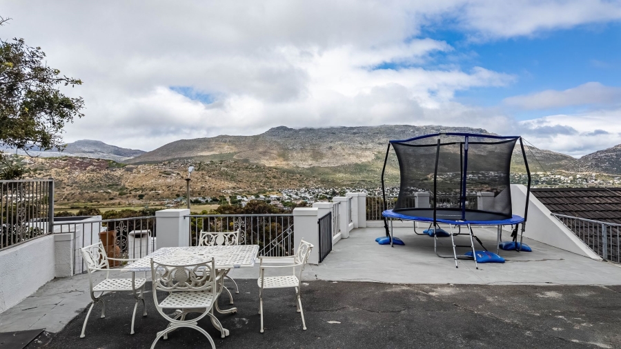 7 Bedroom Property for Sale in Fish Hoek Western Cape